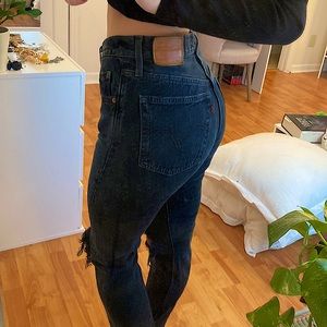 Levi’s vintage 501 S premium high rise skinny ripped knee ankle fray black jeans